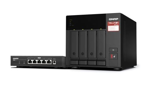 QNAP QNAP NAS 4 BAIE AMD V1000 4C/8T 8GB DDR4+SWITCH